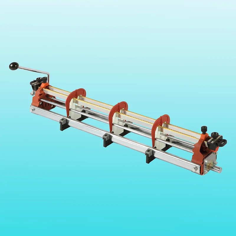 Wo wird das universelle 8-reihige Kettfadenwächtergerät in schützenlosen Webmaschinen eingesetzt?